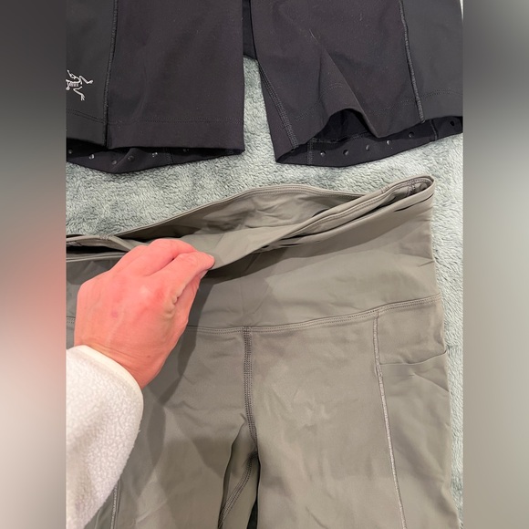 2 Arcteryx running shorts - Picture 2 of 8